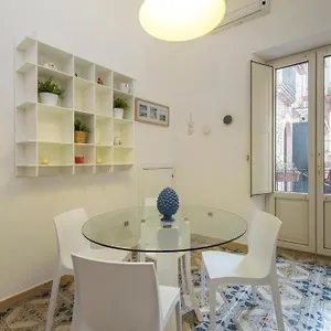 https://elegant-apartment-in-taormina.taorminaitalyhotels.com